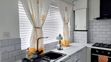 Ferienhaus, 2 Schlafzimmer, Gartenblick | Eigene Küche