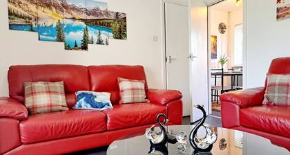 Cozy 2BR Home Pets Welcome Free Parking & Wifi