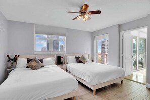 2 slaapkamers, een strijkplank/strijkijzer, reisbedje, wifi