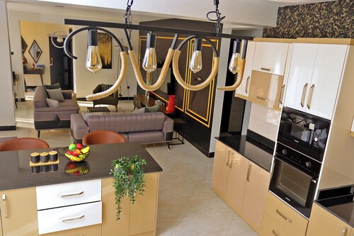 Charming 2-bedroom apartment with AC, WiFi, great hill view  in  Kampala