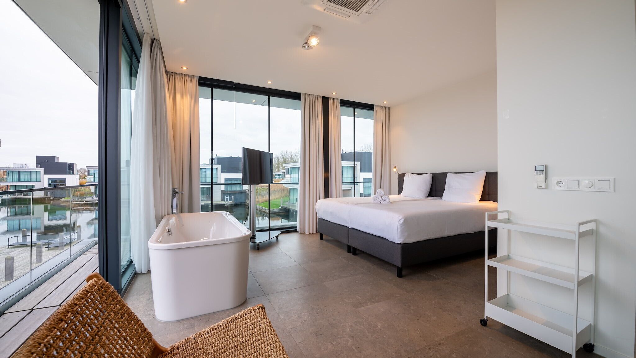 4 bedrooms, free WiFi