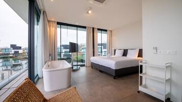 4 bedrooms, free WiFi