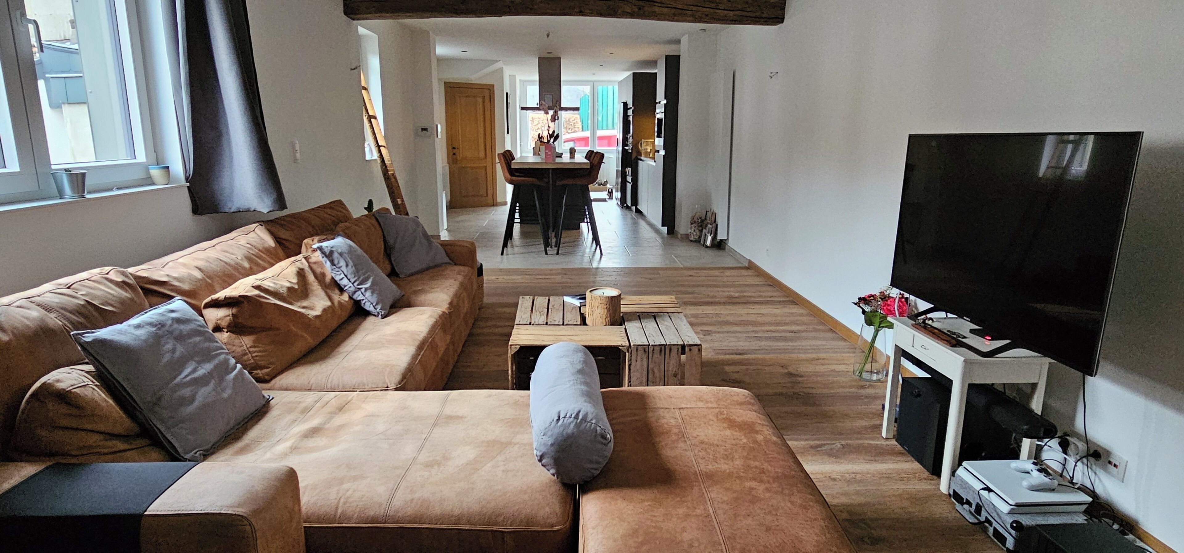 Smart-TV, videospill, bøker og filmbibliotek