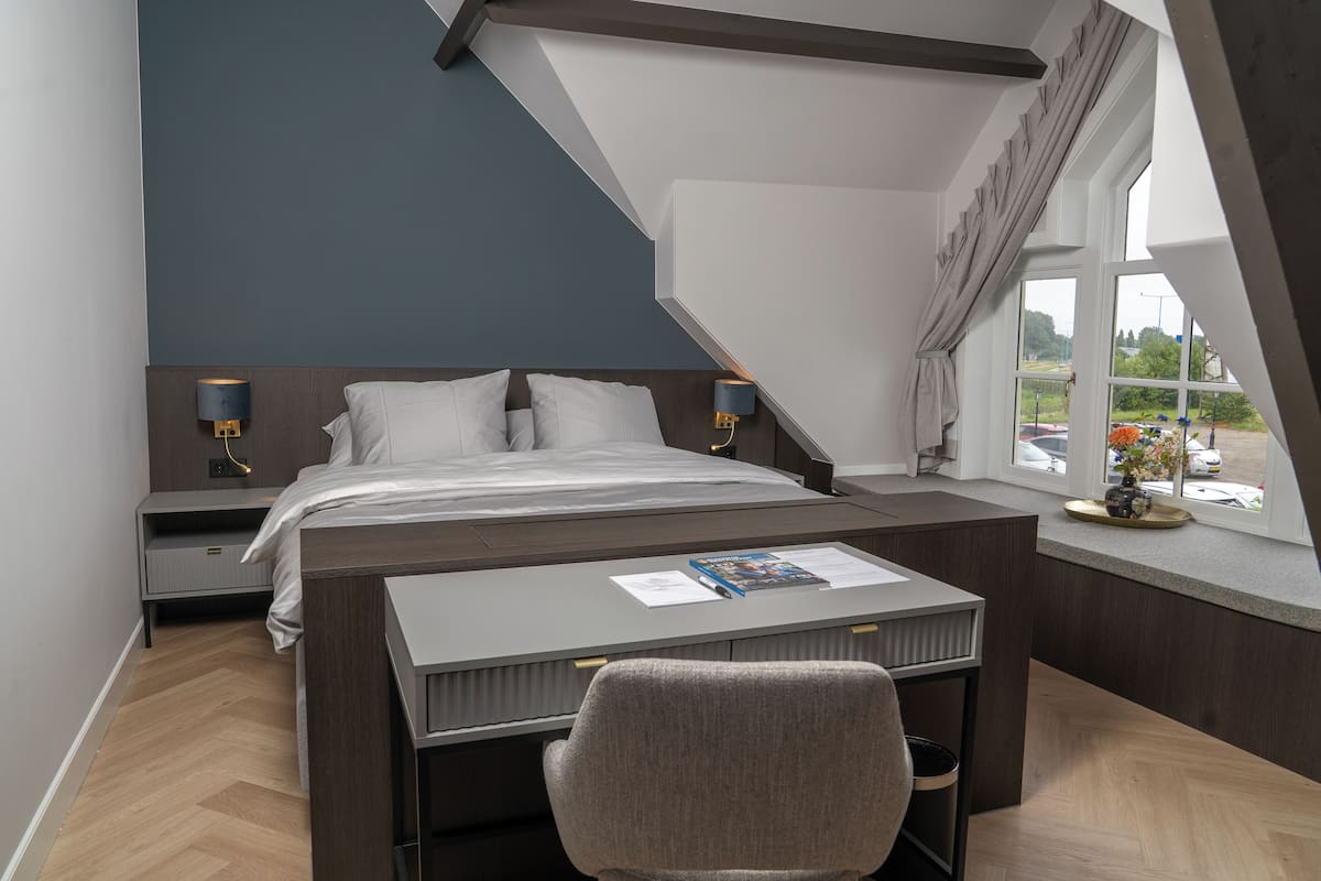 Tweepersoonskamer | Luxe beddengoed, bedden met traagschuimmatrassen, een minibar
