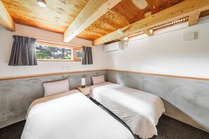 2 bedrooms, iron/ironing board, free WiFi