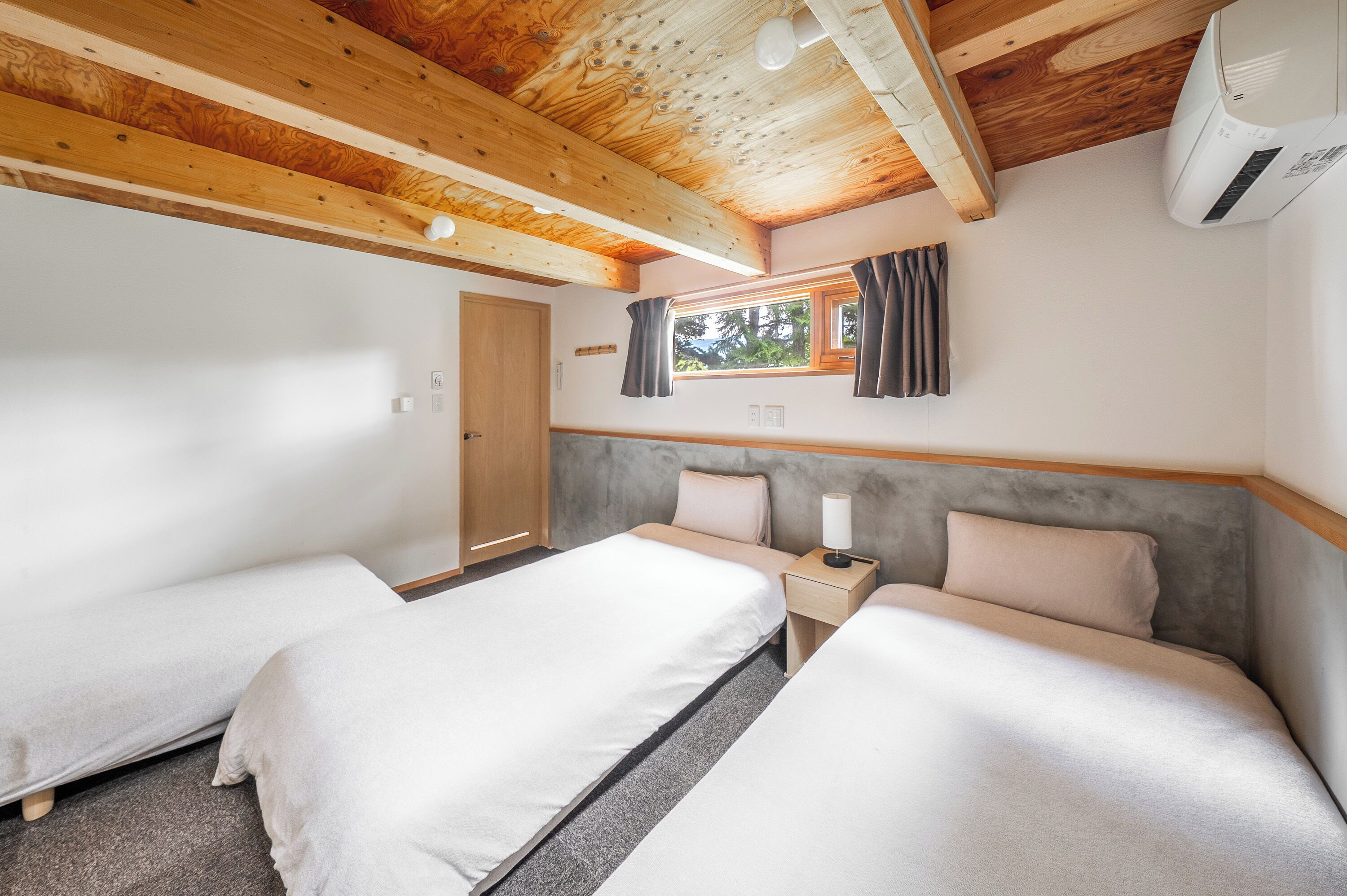 2 bedrooms, iron/ironing board, free WiFi