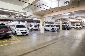 Parking - Maple Park Apartment near JI Expo (Jakarta)