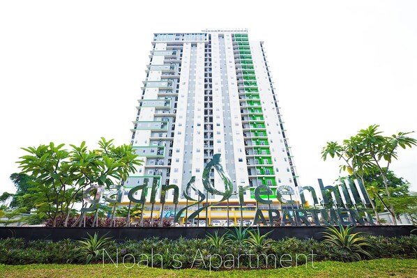 Front of property - Genius Jakarta - Gading Greenhill Apt (Jakarta)