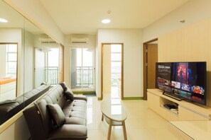 Superior Apartment, 2 Bedrooms, Kitchen, City View | Living area | 42-inch flat-screen TV with cable channels