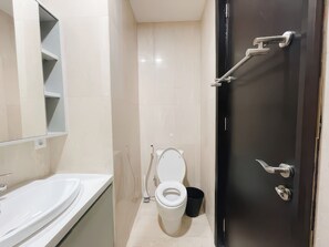 高級公寓, 1 間臥室, 廚房, 城市景觀 | 浴室 | 淋浴/浴缸二合一、吹風機、毛巾