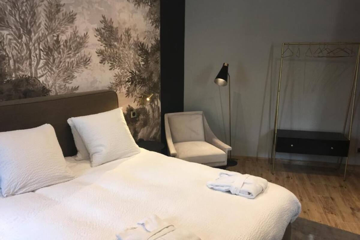 Comfort Double Room, Patio | 3 bedrooms, soundproofing, free WiFi