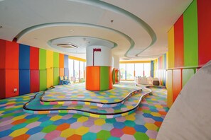 Children's activities - Genius Jakarta - Menteng Park Luxury Apt (Jakarta)