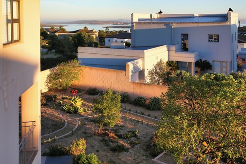Sa-Ais, Langebaan 6-sleeper