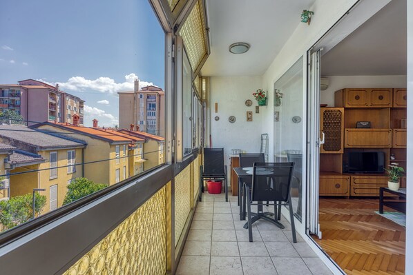 标准公寓, 2 间卧室 (Apartment Masa Koper) | 阳台景观