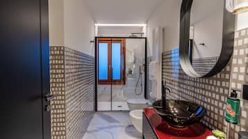 Panoramic Apartment, Multiple Beds, City View (San Giorgio Maggiore) | Bathroom