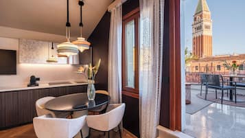 Panoraamahuoneisto, useita sänkyjä, kaupunkinäköala (San Giorgio Maggiore) | Oleskelualue