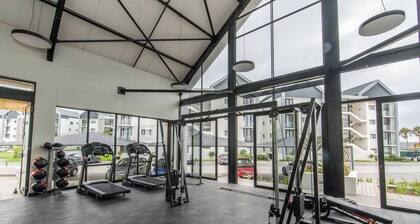 Selfcatering apartment in Summerstrand featuring luxury amenities & free parking