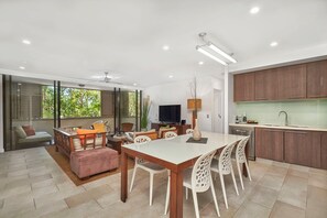 Interior - 3 Bedroom Apartment In Temple Palm Cove (Palm Cove)