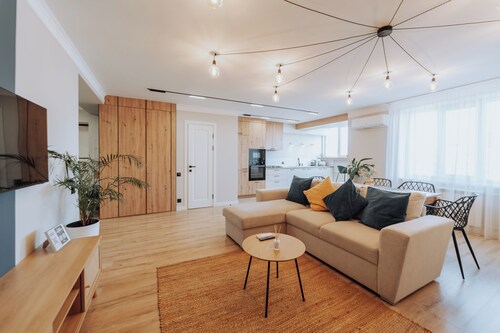 Luxury 2BR Flat - Sauna & Living - Cathedral Nearby