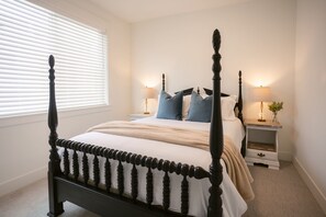 3 bedrooms, travel cot, free WiFi, bed sheets - The Fairway Townhouse | Minutes from Golf Course | Sleeps Up To 7 (Eagle Point)