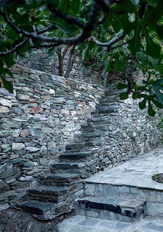 4 habitaciones . Secluded Cottage Guesthouse in the Mountains