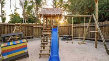 Außen-Kinderspielplatz
