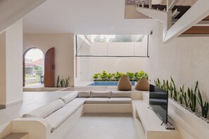 コンフォート ヴィラ | リビング エリア