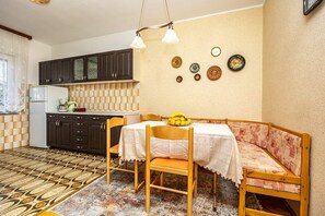 تناول الطعام