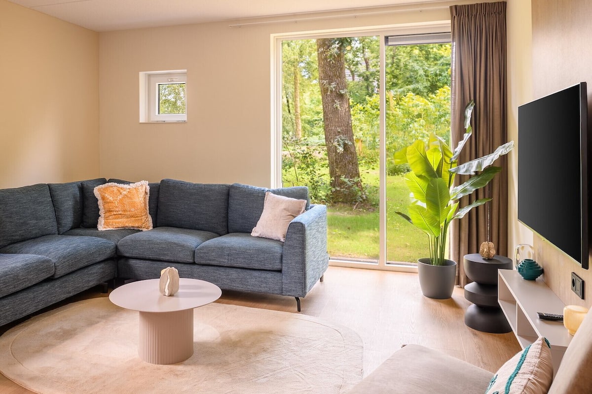Casa (Valtherbos Lifestyle) | Sala de estar | Una televisión