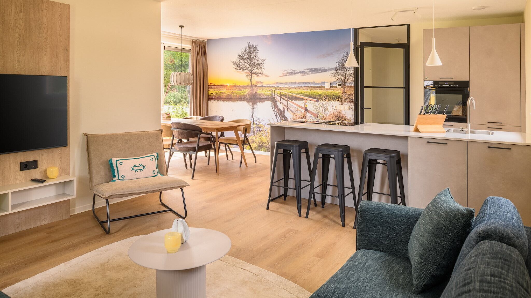 Huis (Valtherbos Lifestyle) | Woonkamer | Een televisie