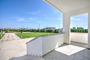 ファミリー アパートメント 2 ベッドルーム バルコニー (Boutique Apartament with Pool and) | 施設の敷地