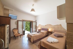 6 bedrooms, free WiFi, bed sheets