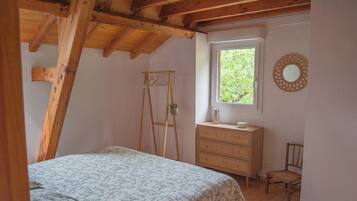 3 slaapkamers, een strijkplank/strijkijzer, wifi