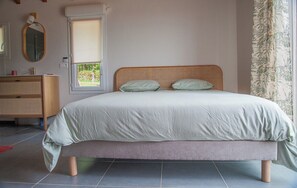 3 bedrooms, iron/ironing board, WiFi