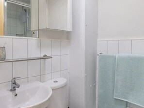 Quarto solteiro, para não fumantes | Banheiro