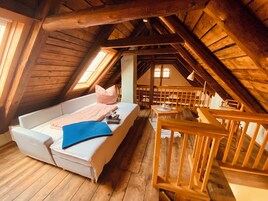 Ferienwohnung Wahnsdorf | Decoración individual, mobiliario individual, wifi gratis y ropa de cama