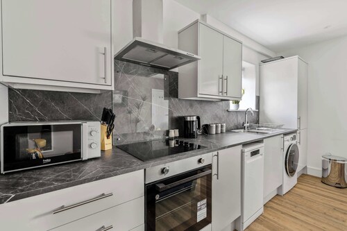 Modern & Cosy 2 Bed Apartment in Saltash