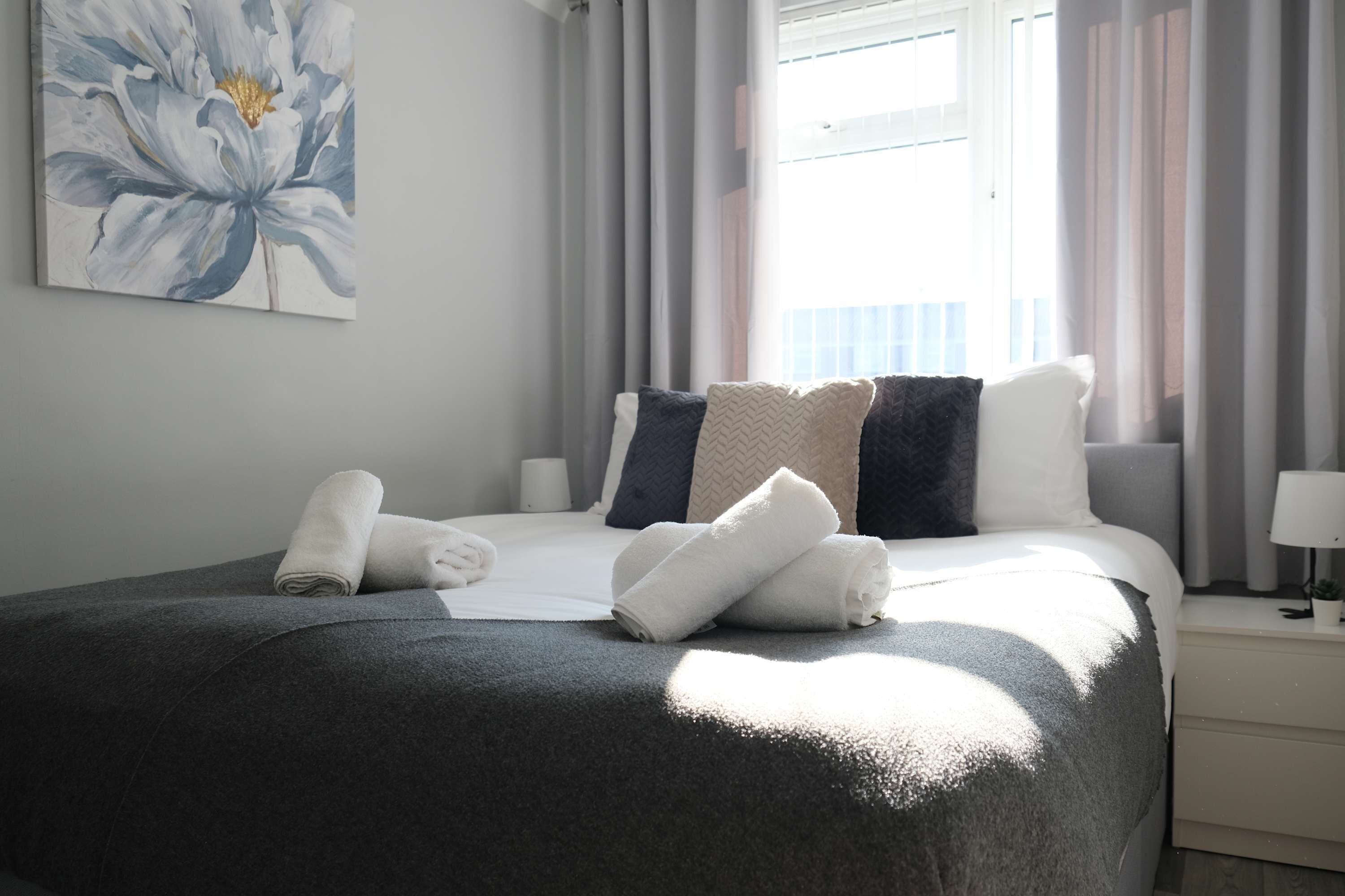 3 dormitorios, escritorio, tabla de planchar con plancha y wifi