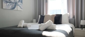 Modern 3BR Family Home w/ Garden | Luton