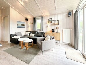 Tv, dvd-spelare och en stereo