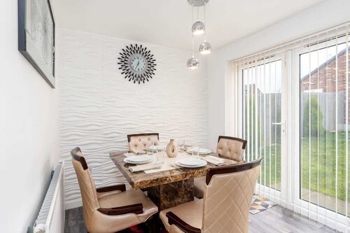 Spacious 3BR Garden House near Central Doncaster