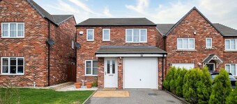 Spacious 3BR Garden House near Central Doncaster