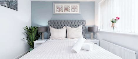 3 soverom, skrivebord, strykejern/-brett og wi-fi