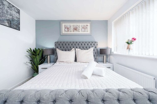 3BR Garden Home | Near Doncaster Centre