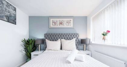 3BR Garden Home | Near Doncaster Centre