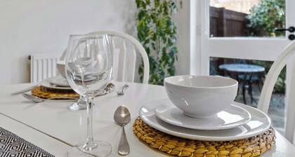 Central Exeter 3BR | Walk Everywhere