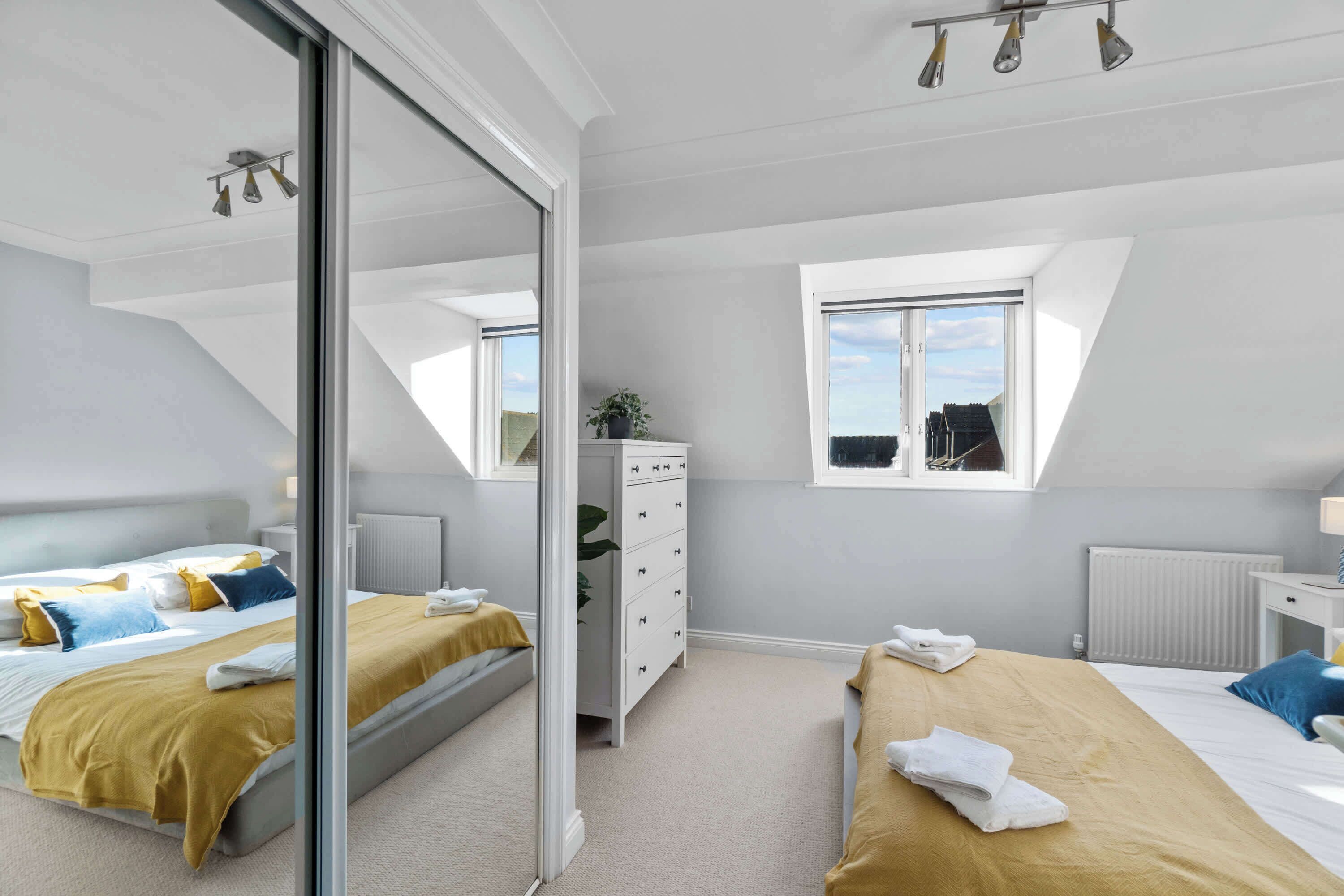 3 bedrooms, desk, iron/ironing board, WiFi