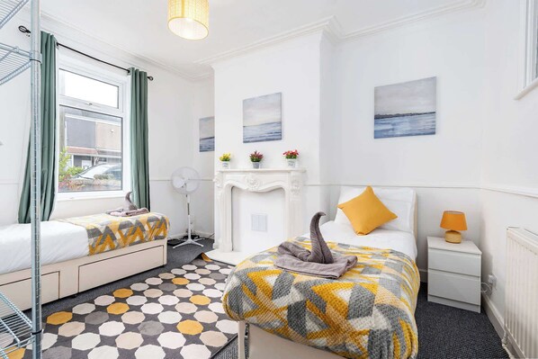 4 bedrooms, desk, iron/ironing board, WiFi