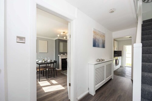 Charming Liverpool House | Garden & Comfort