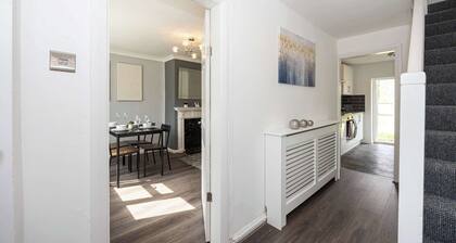Charming Liverpool House | Garden & Comfort